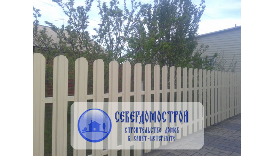 Забор из металлического штакетника2