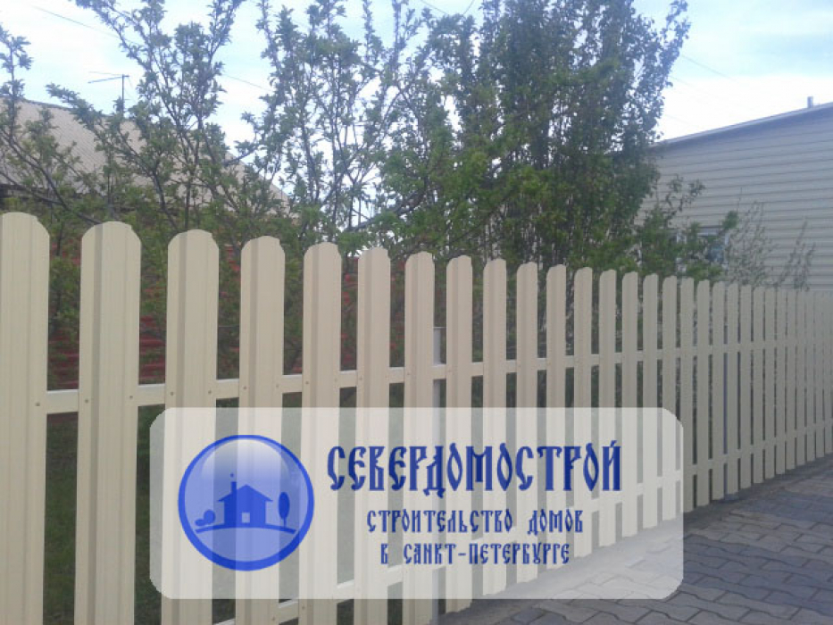 Забор из металлического штакетника2